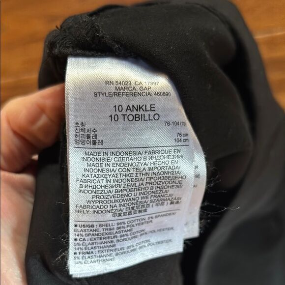 Black Slim Fit Gap Maternity Pants - Picture 5 of 7